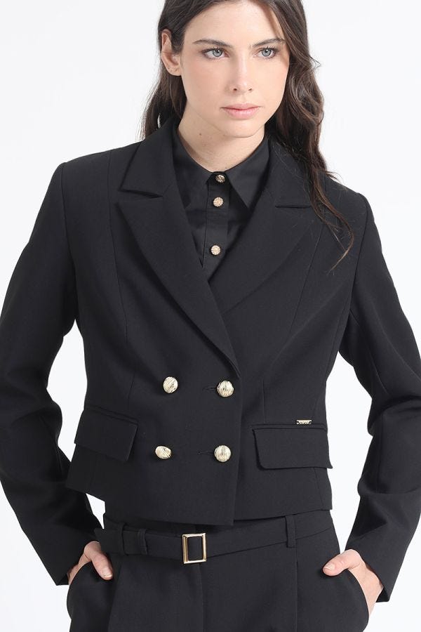 CHAQUETA CROP CRUZADA, NEGRO