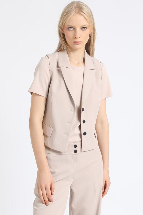 CHALECO SASTRE ENTALLADO, BEIGE