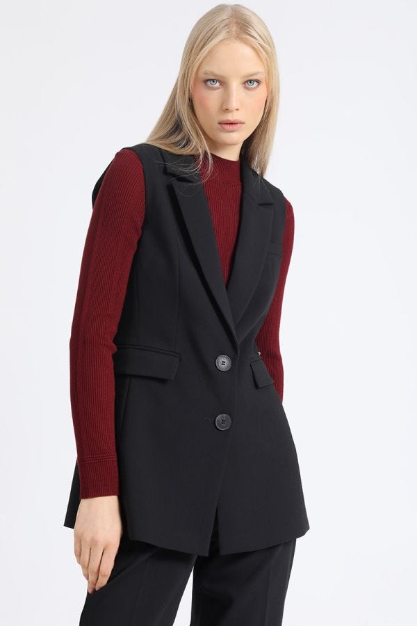 BLAZER SIN MANGAS, NEGRO