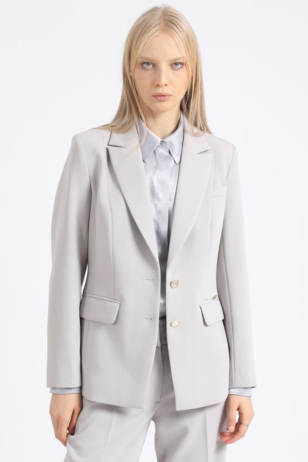 BLAZER BASICO ENTALLADO, GRIS
