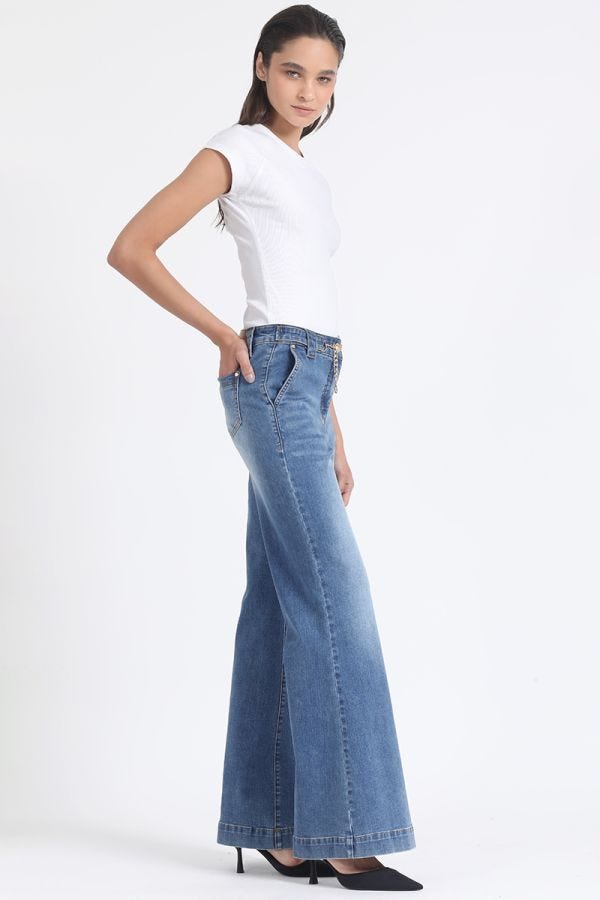 JEANS PALAZZO TIRO MEDIO, APLICACIÓN CADENA, AZUL