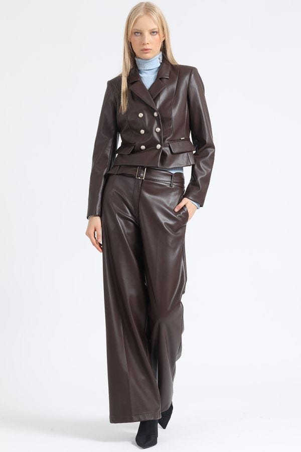 BLAZER CROP CRUZADO EFECTO CUERO, CHOCOLATE