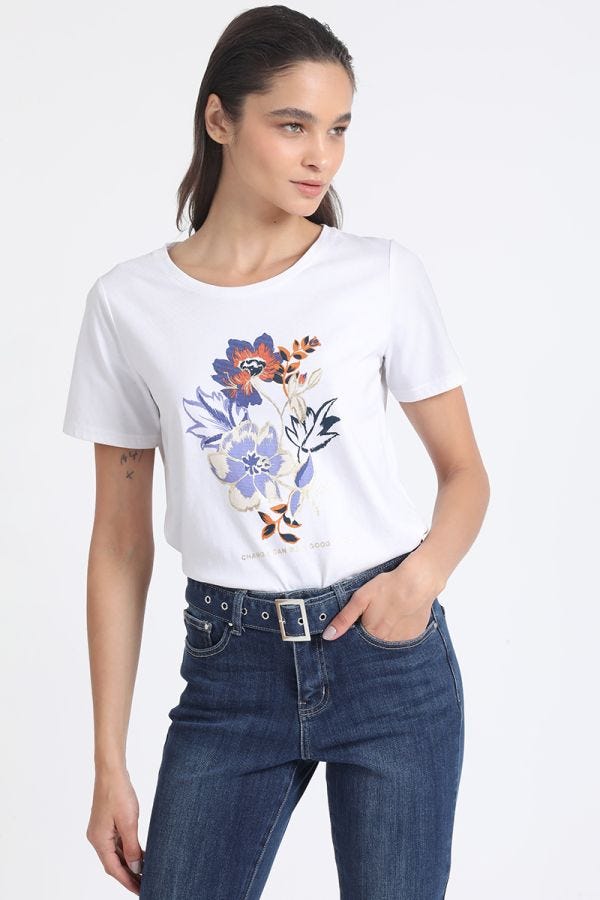 POLERA ALGODÓN, ESTAMPADO FLORES FOLIA, CRUDO