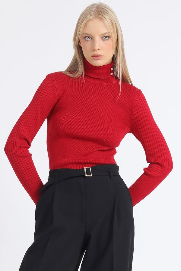 SWEATER, TEJIDO PUNTO, BOTON DECORATIVO, ROJO