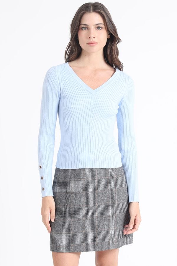 SWEATER TEJIDO PUNTO, BOTON DECORATIVO, CELESTE