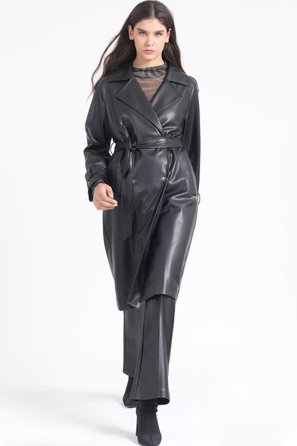 TRENCH EFECTO CUERO, NEGRO