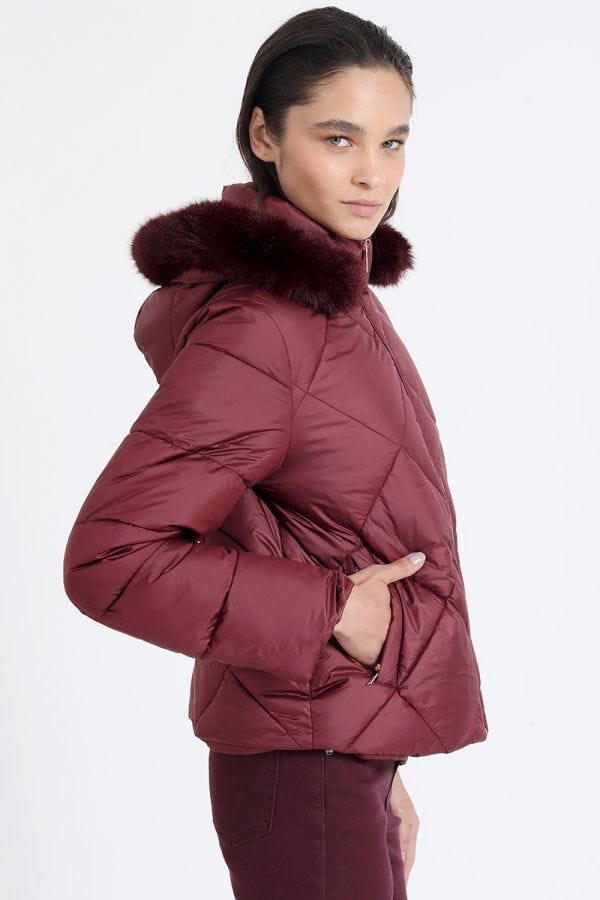 PARKA CON CAPUCHA Y PIEL DESMONTABLE, BURDEO