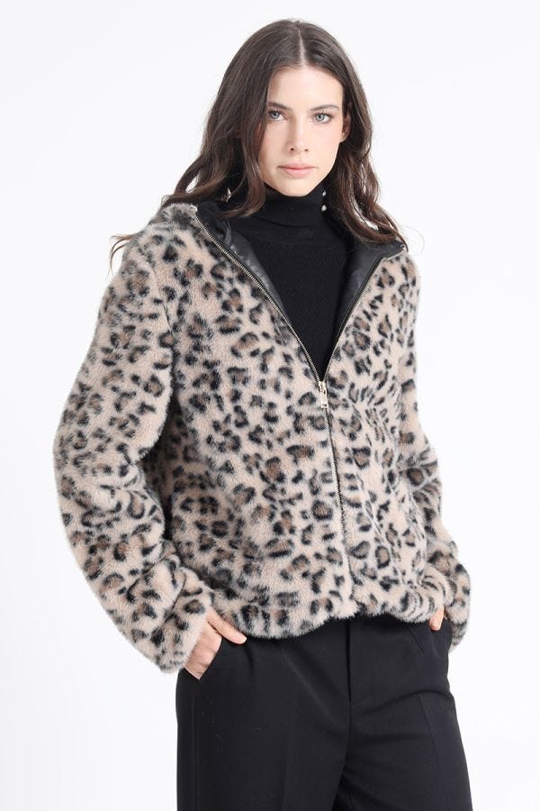 CHAQUETA SEMI BOMBER, EFECTO PIEL, ESTAMPADO LEOPARDO, NEGRO