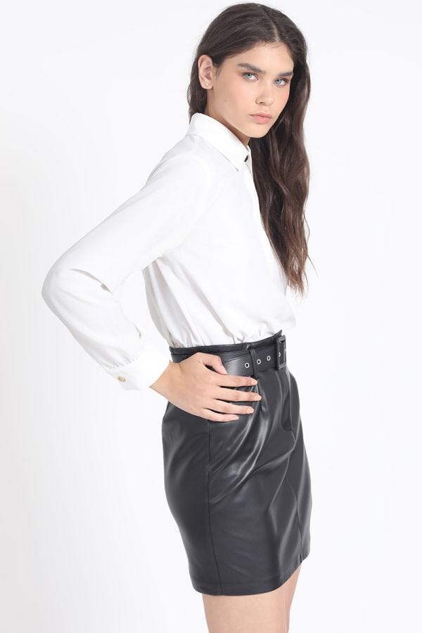 FALDA MINI EFECTO CUERO, NEGRO