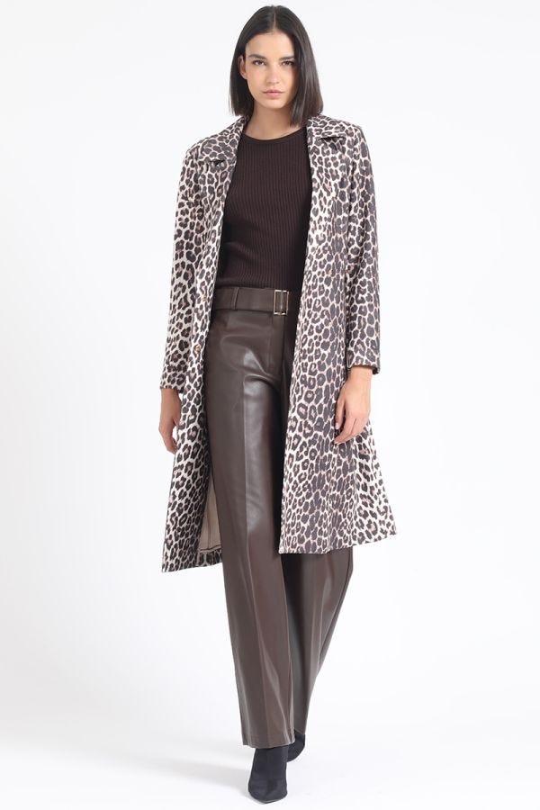 ABRIGO SIN FORRO, EFECTO GAMUZA, ESTAMPADO LEOPARDO, NEGRO