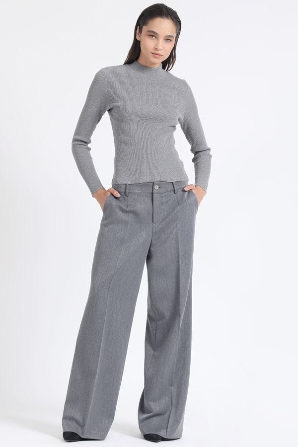 PANTALON MASCULINO ANCHO, TIRO MEDIO, GRIS